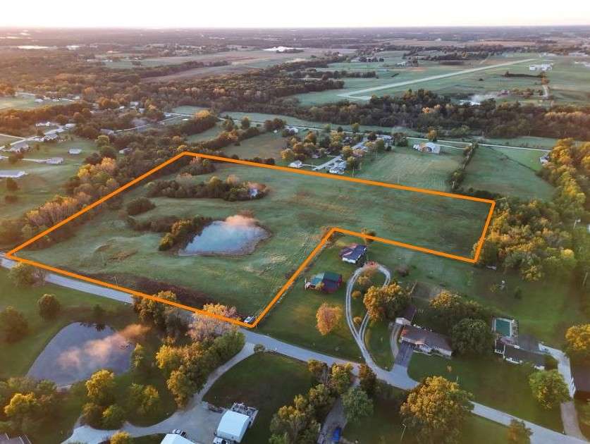 18.73 Acres in Macon, Missouri — A Rare Home Building or Development Opportunity!